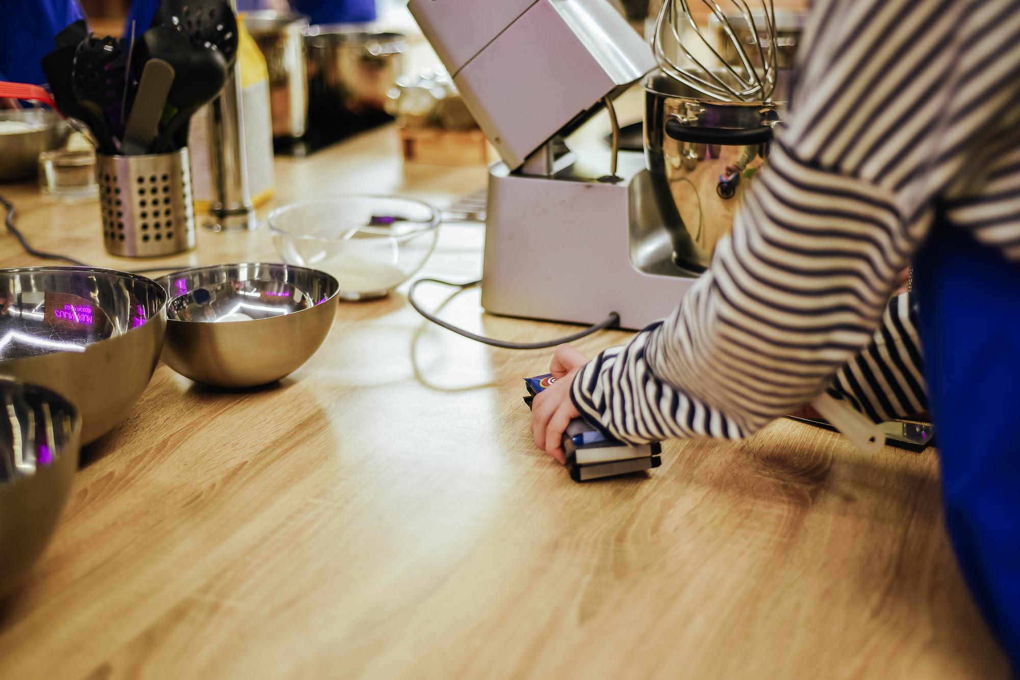 Studio di cucina professionale con strumenti